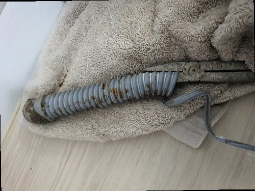 처인구 백암면 하수구막힘 배관 세척 후 배수 상태와 주변 누수를 확인하는 모습